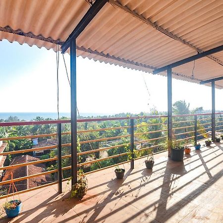 Fabexpress The Voyage Hotel Morjim Esterno foto