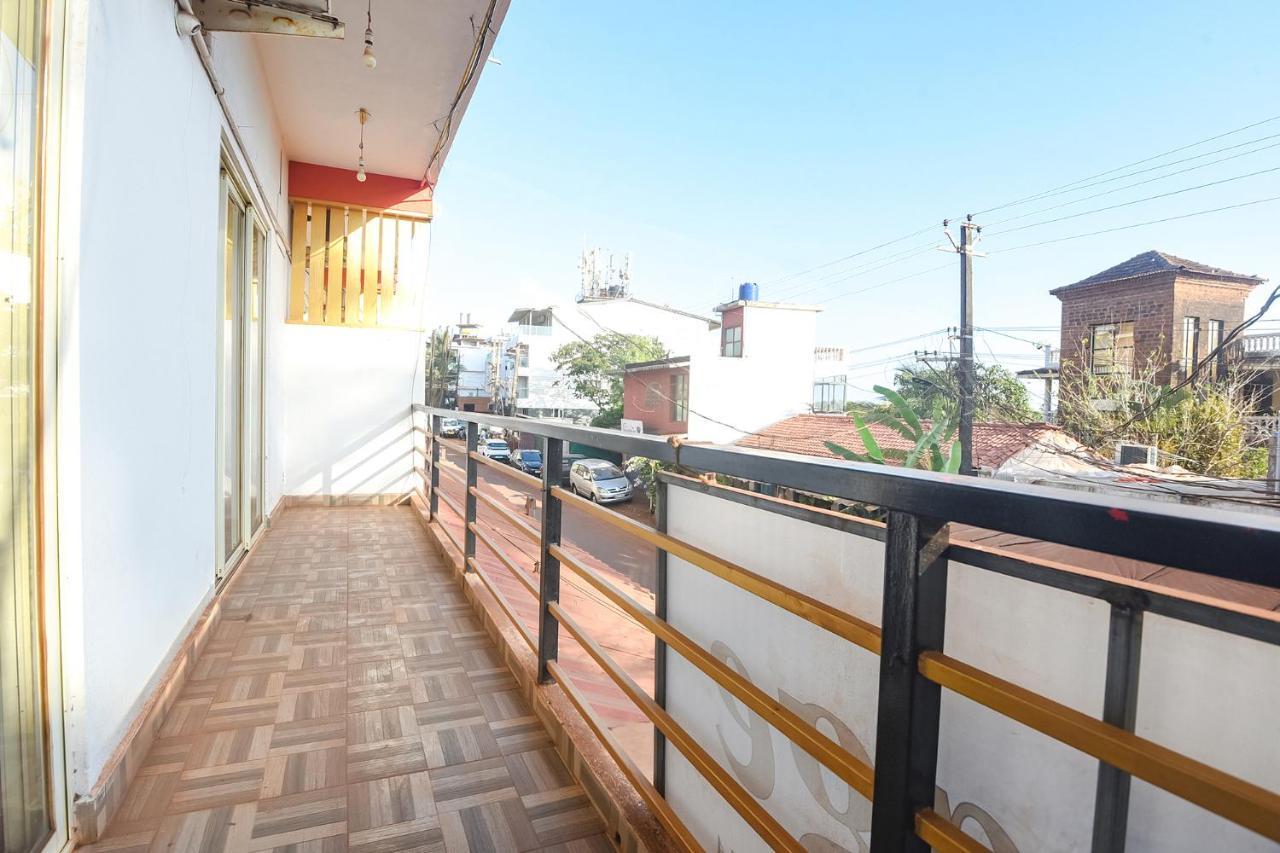 Fabexpress The Voyage Hotel Morjim Esterno foto