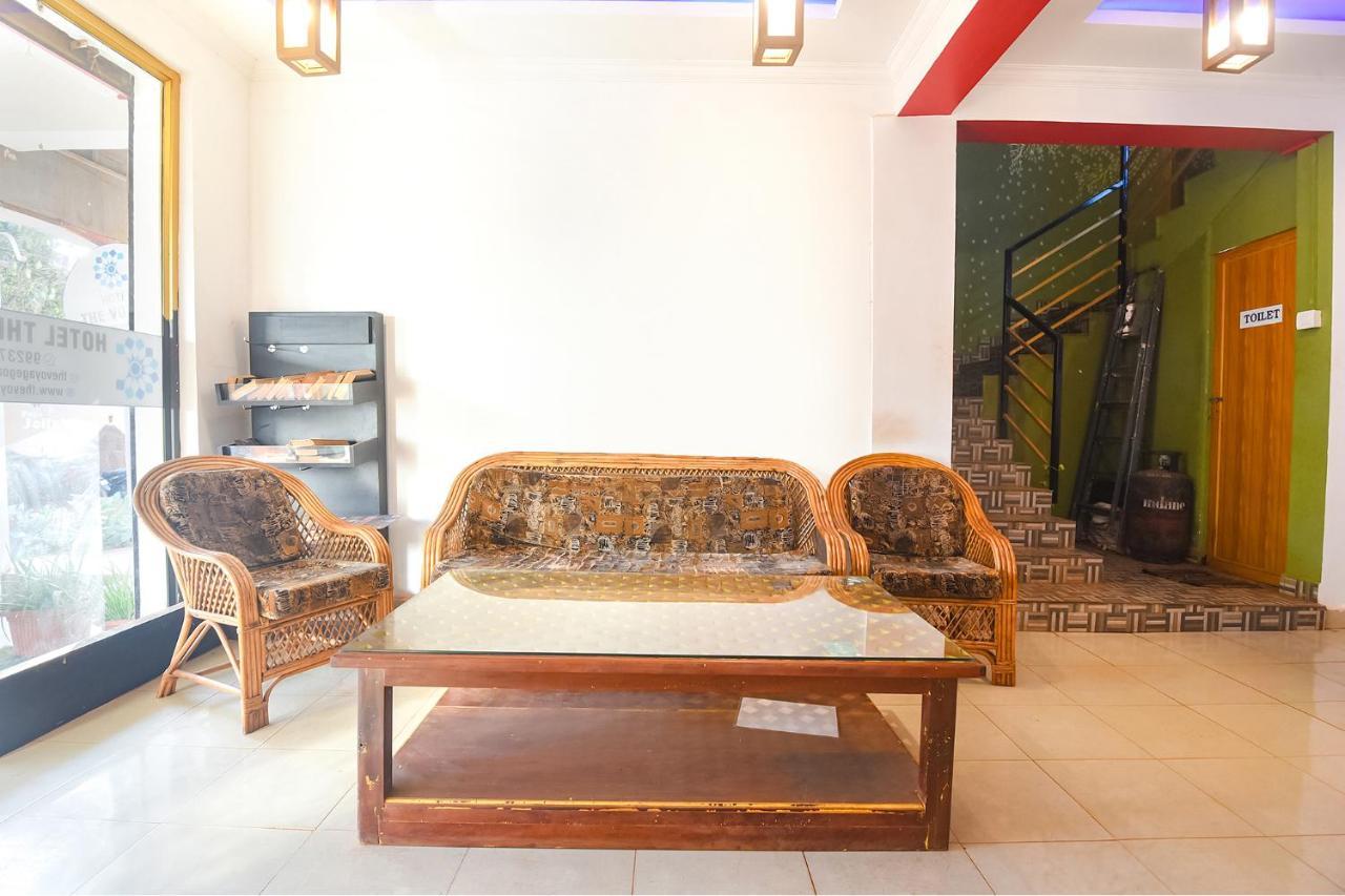 Fabexpress The Voyage Hotel Morjim Esterno foto